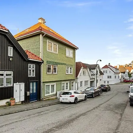 Lägenhet Flott I Sentrum